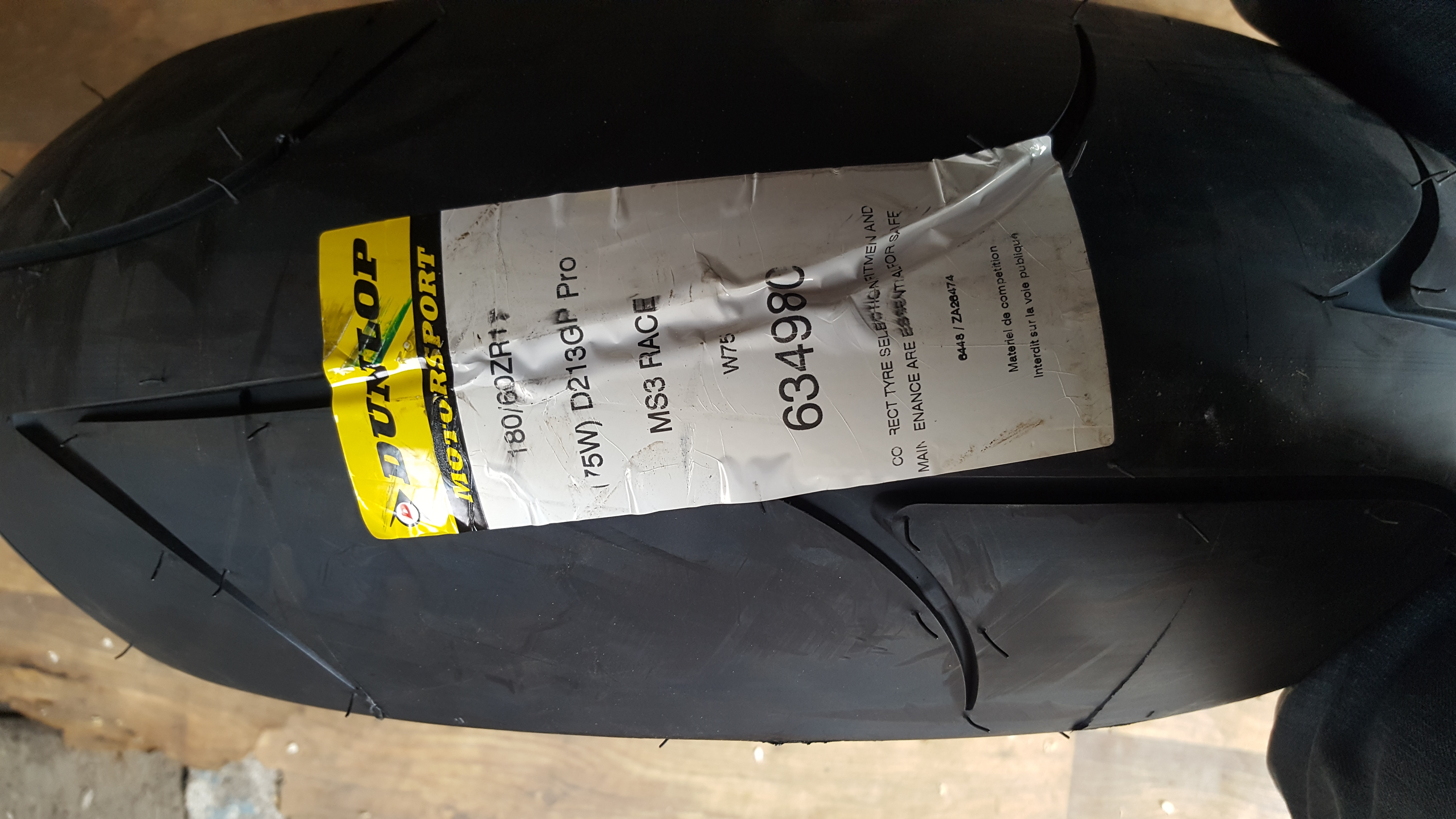 Dunlop D213GP Pro 180/60ZR17